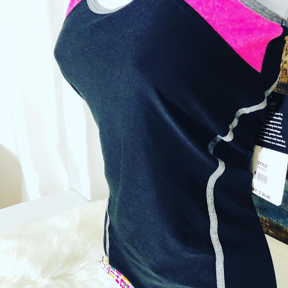 Workout top - Picture 2 of 4